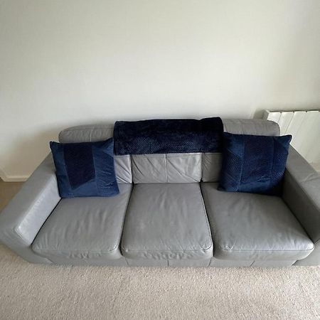Modern 2-Bed Apartment In The Heart Of Salford Quays Extérieur photo