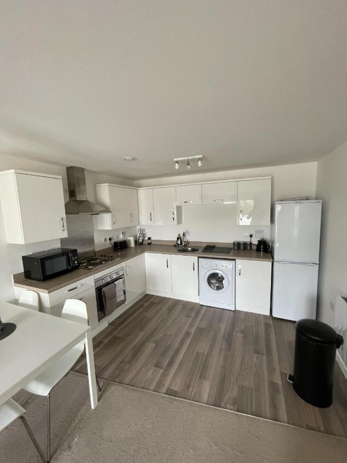 Modern 2-Bed Apartment In The Heart Of Salford Quays Extérieur photo