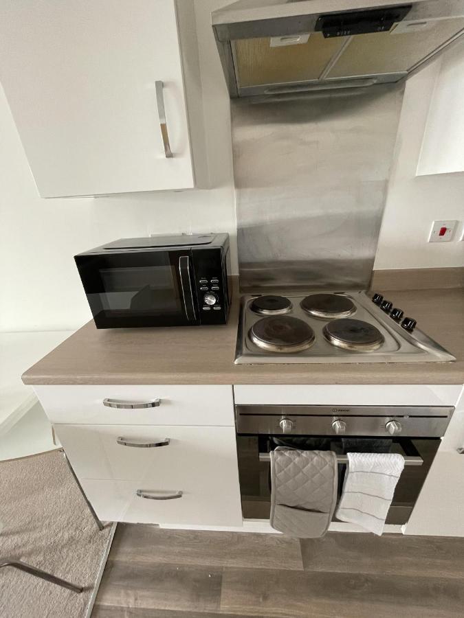Modern 2-Bed Apartment In The Heart Of Salford Quays Extérieur photo