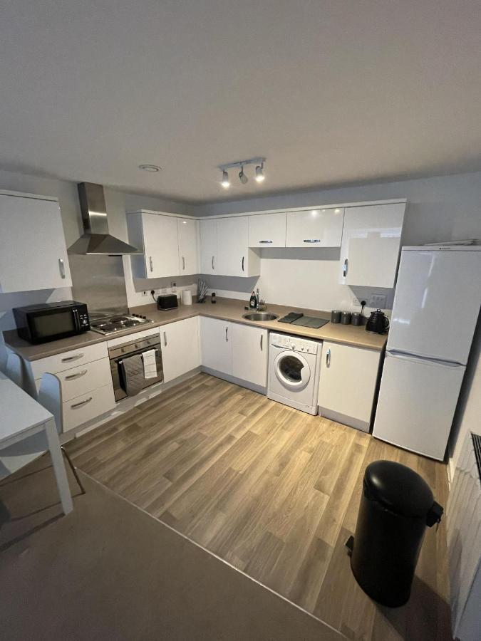 Modern 2-Bed Apartment In The Heart Of Salford Quays Extérieur photo
